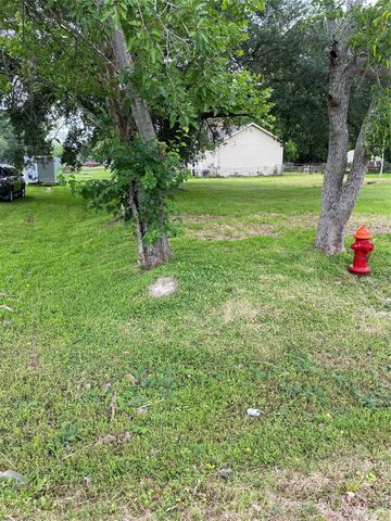 6914 Mike Street, Hitchcock, TX 77539