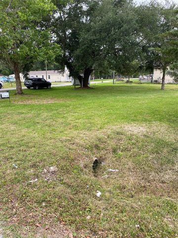 6914 Mike Street, Hitchcock, TX 77539