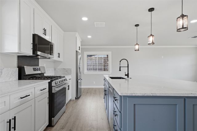 9412 E 40th Place, Tulsa, OK 74145