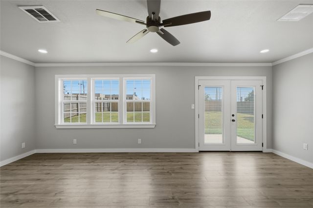 9412 E 40th Place, Tulsa, OK 74145