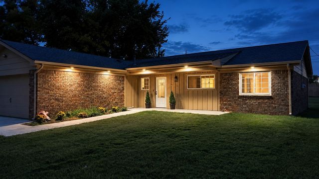 9412 E 40th Place, Tulsa, OK 74145