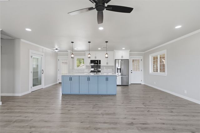 9412 E 40th Place, Tulsa, OK 74145