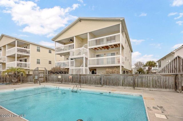 215 Atlanta Avenue Apt 3c, Carolina Beach, NC 28428
