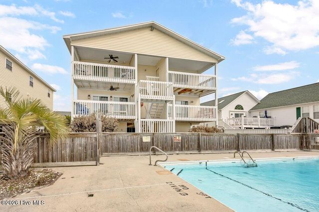 215 Atlanta Avenue Apt 3c, Carolina Beach, NC 28428