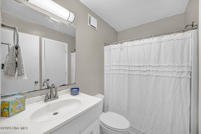 215 Atlanta Avenue Apt 3c, Carolina Beach, NC 28428