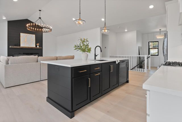 3379 GLENDALE AVENUE, Green Bay, WI 54313