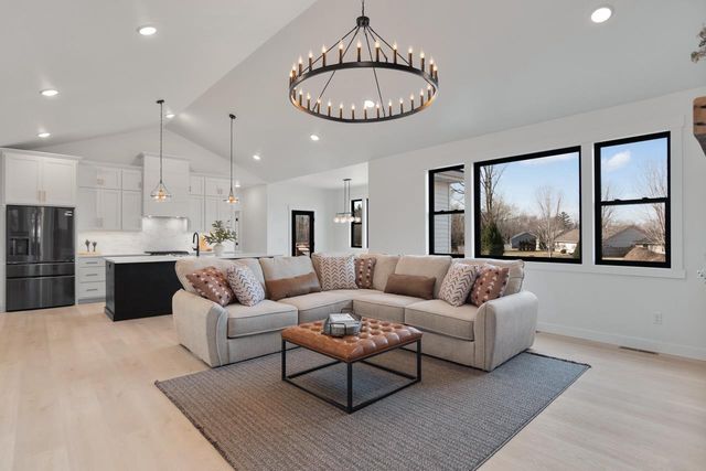 3379 GLENDALE AVENUE, Green Bay, WI 54313