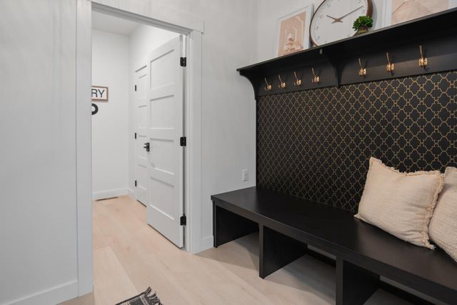 3379 GLENDALE AVENUE, Green Bay, WI 54313