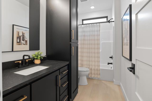 3379 GLENDALE AVENUE, Green Bay, WI 54313