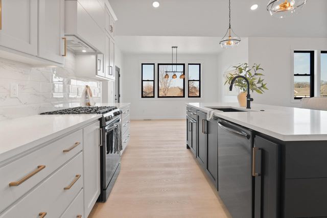 3379 GLENDALE AVENUE, Green Bay, WI 54313