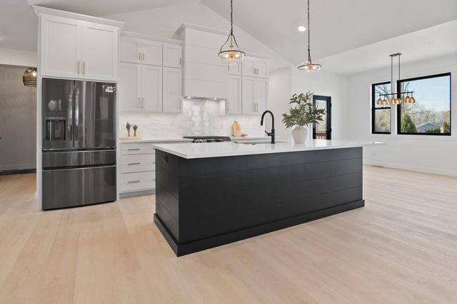 3379 GLENDALE AVENUE, Green Bay, WI 54313