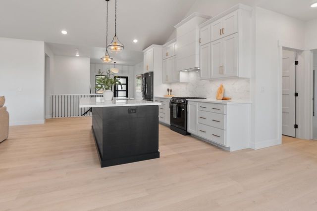 3379 GLENDALE AVENUE, Green Bay, WI 54313