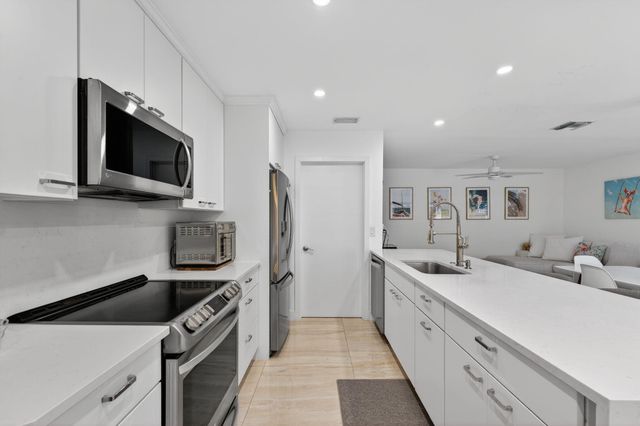 349 Seneca Lane, Boca Raton, FL 33487