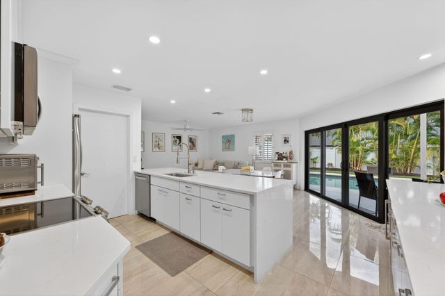 349 Seneca Lane, Boca Raton, FL 33487