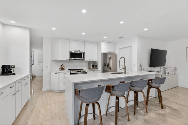 349 Seneca Lane, Boca Raton, FL 33487