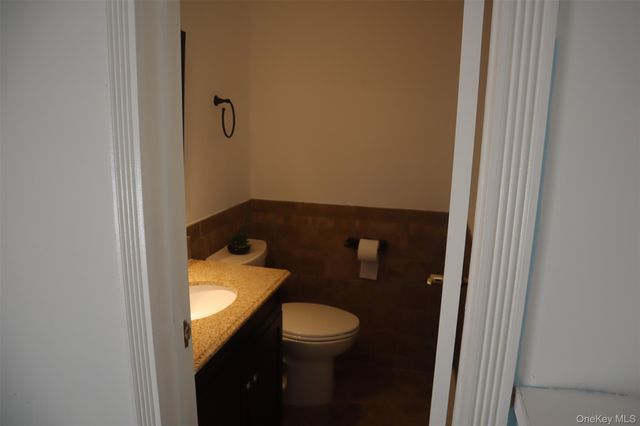 55 Oakland Avenue, Central Valley, NY 10917