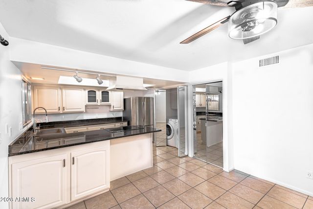 1417 N 44th Street, Phoenix, AZ 85008