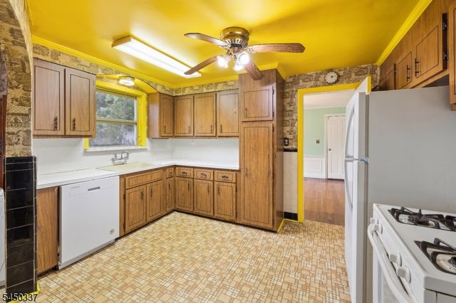 10 Reid Ave, Bloomfield Twp., NJ 07003
