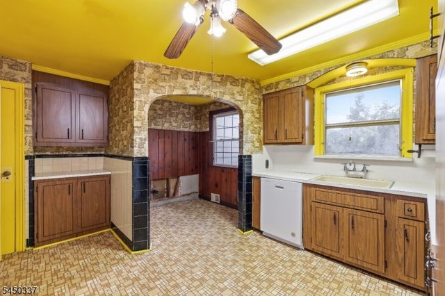 10 Reid Ave, Bloomfield Twp., NJ 07003