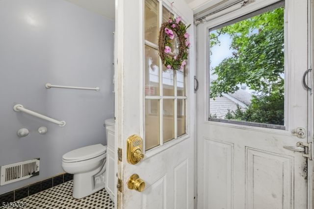 10 Reid Ave, Bloomfield Twp., NJ 07003