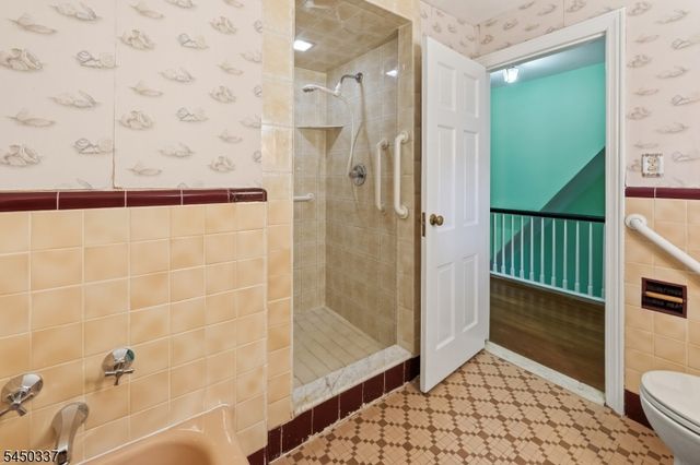 10 Reid Ave, Bloomfield Twp., NJ 07003