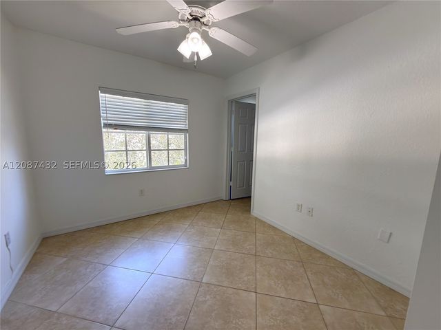 1000 Palm Trl 9, Delray Beach, FL 33483
