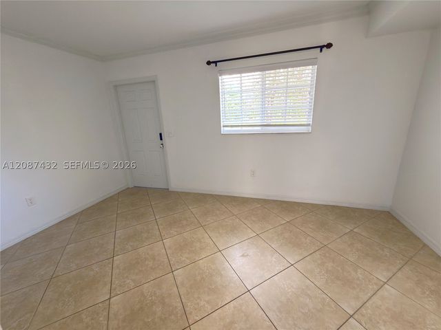 1000 Palm Trl 9, Delray Beach, FL 33483