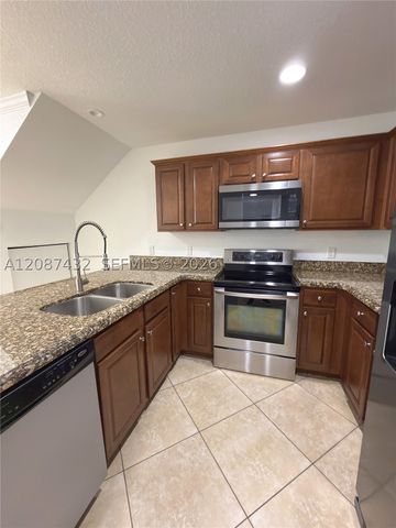 1000 Palm Trl 9, Delray Beach, FL 33483