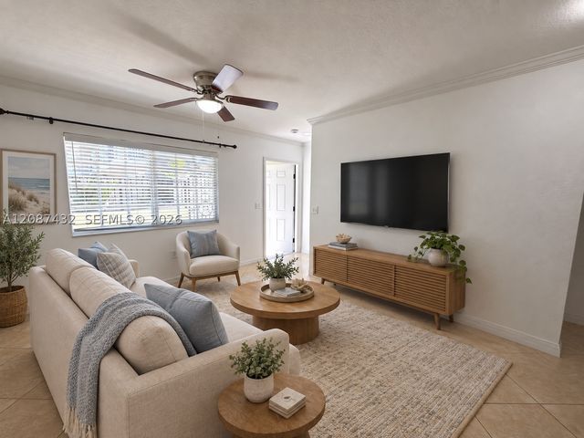 1000 Palm Trl 9, Delray Beach, FL 33483