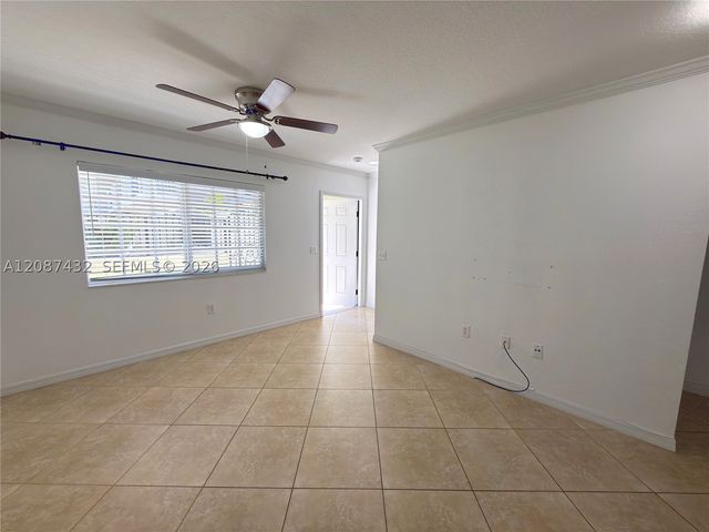 1000 Palm Trl 9, Delray Beach, FL 33483