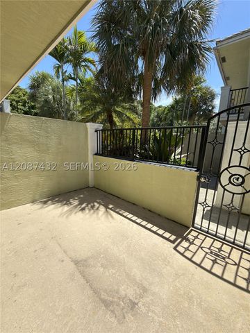 1000 Palm Trl 9, Delray Beach, FL 33483