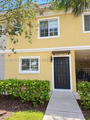1000 Palm Trl 9, Delray Beach, FL 33483