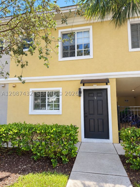 1000 Palm Trl 9, Delray Beach, FL 33483