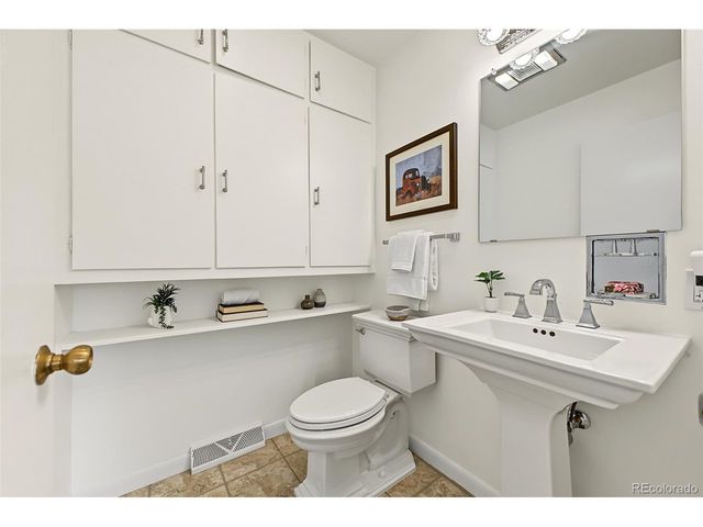 2555 Queen St, Denver, CO 80215