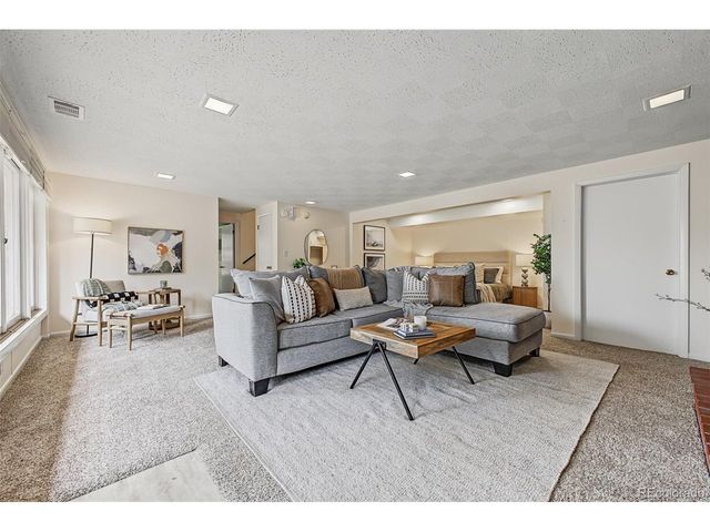 2555 Queen St, Denver, CO 80215