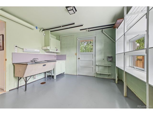 2555 Queen St, Denver, CO 80215