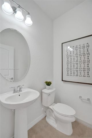 2343 Rollingwood Ct, Oakland Park, FL 33309