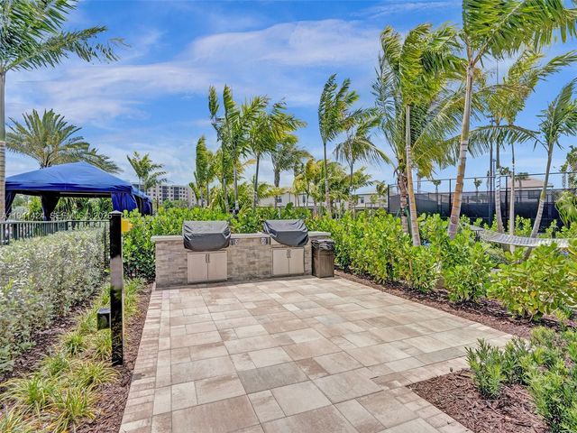 2343 Rollingwood Ct, Oakland Park, FL 33309