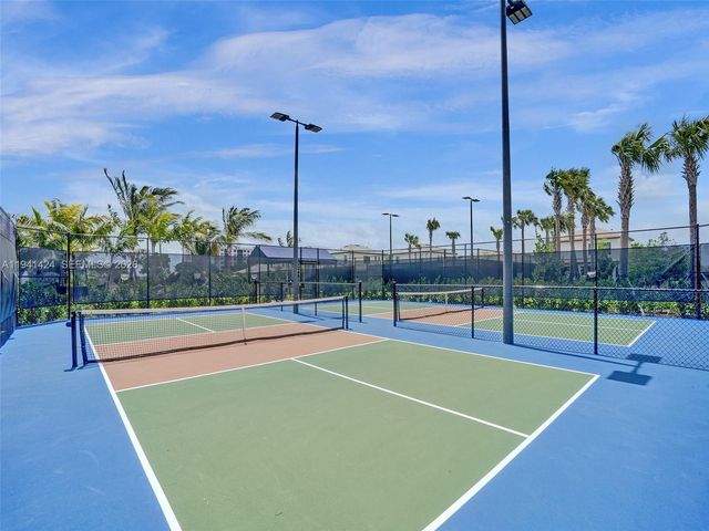 2343 Rollingwood Ct, Oakland Park, FL 33309