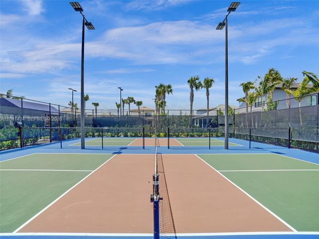 2343 Rollingwood Ct, Oakland Park, FL 33309