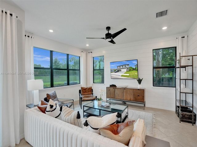 2343 Rollingwood Ct, Oakland Park, FL 33309