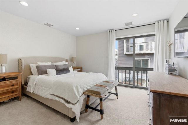 855 Valley Brook 2G, Lyndhurst, NJ 07071