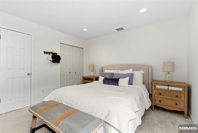 855 Valley Brook 2G, Lyndhurst, NJ 07071