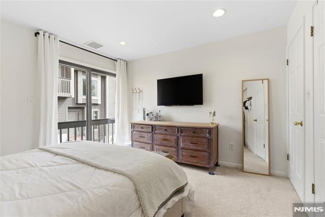 855 Valley Brook 2G, Lyndhurst, NJ 07071