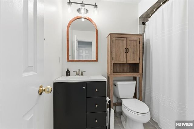 855 Valley Brook 2G, Lyndhurst, NJ 07071