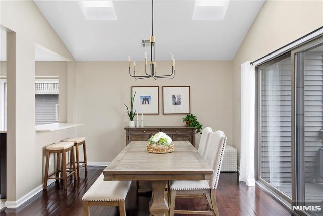 855 Valley Brook 2G, Lyndhurst, NJ 07071