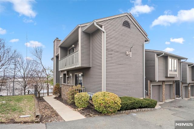 855 Valley Brook 2G, Lyndhurst, NJ 07071