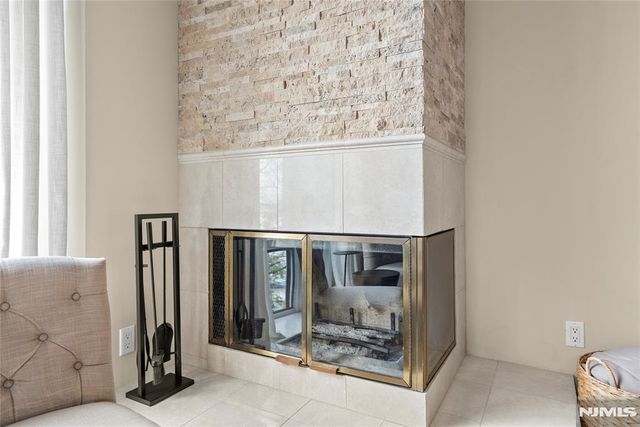 855 Valley Brook 2G, Lyndhurst, NJ 07071