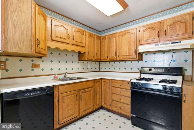 405 SUNSET DR, Downingtown, PA 19335