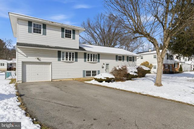405 SUNSET DR, Downingtown, PA 19335